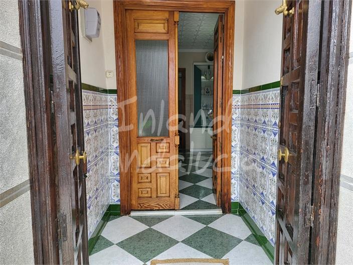 Image No.10-3 Bed House for sale