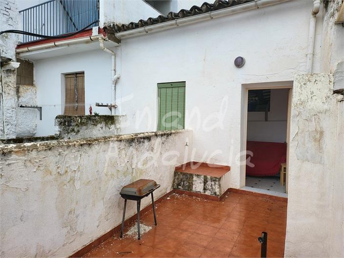 Image No.15-3 Bed House for sale