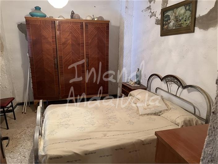 Image No.11-5 Bed House for sale