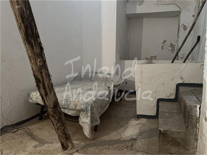 Image No.14-5 Bed House for sale