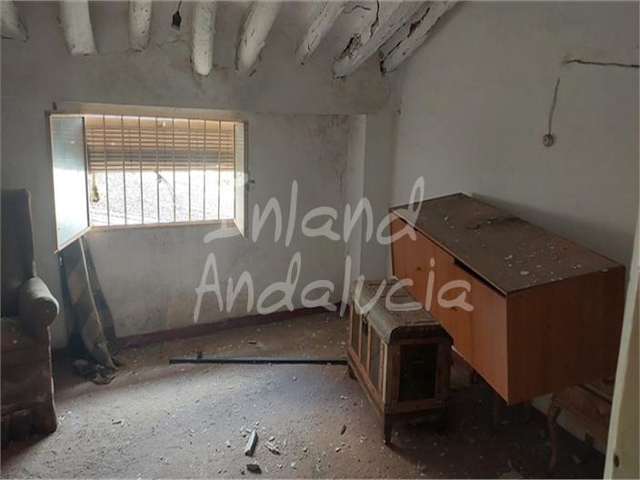 Image No.10-4 Bed House for sale