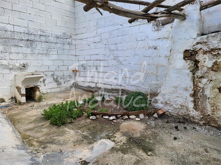 Image No.14-1 Bed House for sale