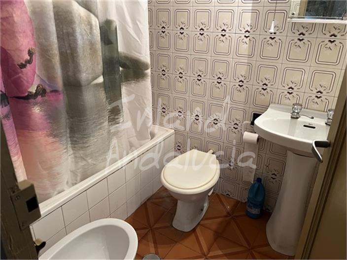 Image No.13-4 Bed House for sale