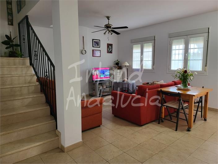 Image No.8-3 Bed House for sale