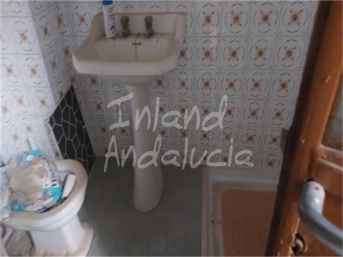 Image No.15-3 Bed House for sale