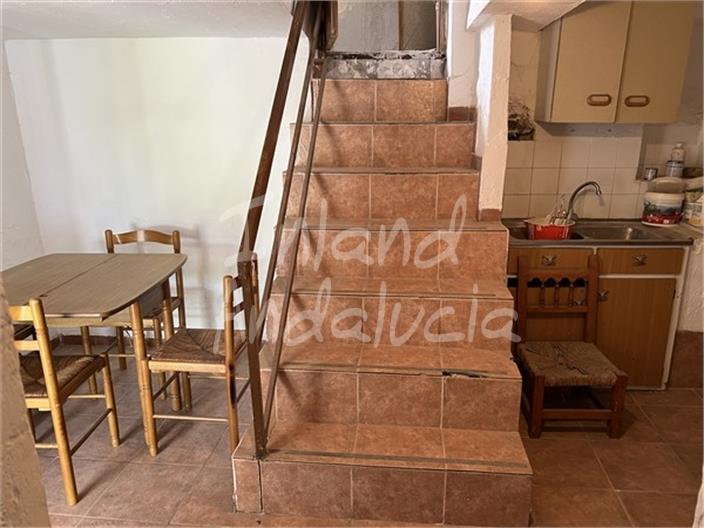 Image No.16-5 Bed House for sale