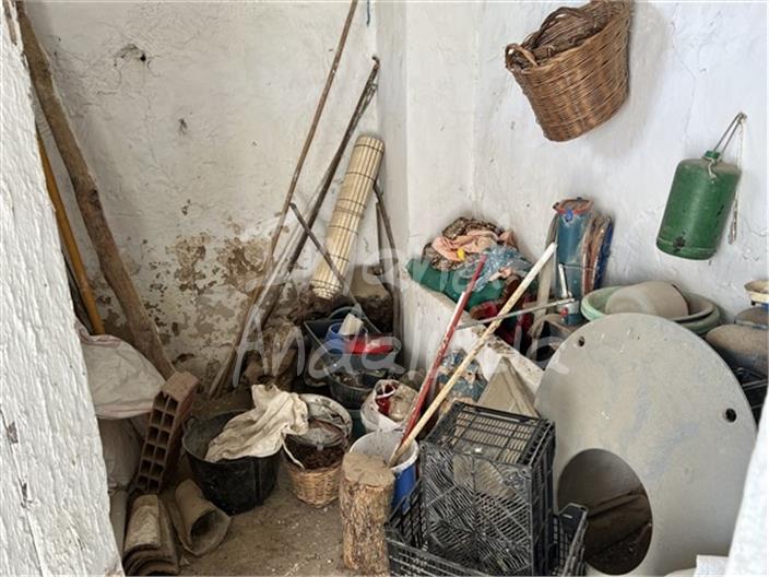 Image No.17-5 Bed House for sale