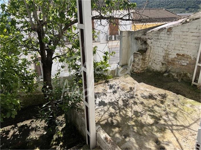 Image No.3-5 Bed House for sale