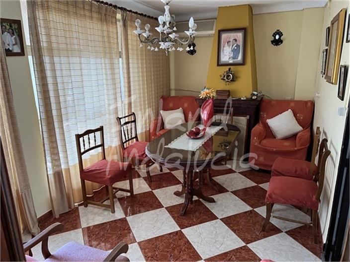 Image No.6-5 Bed House for sale