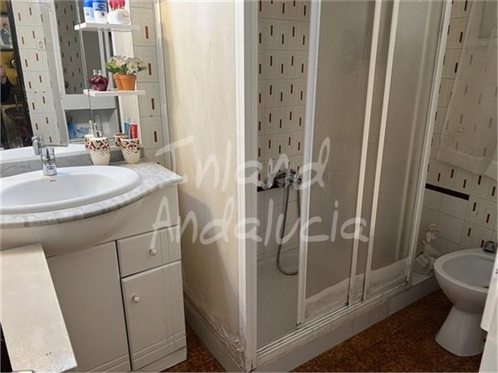 Image No.9-5 Bed House for sale