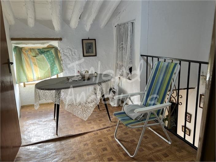 Image No.10-5 Bed House for sale