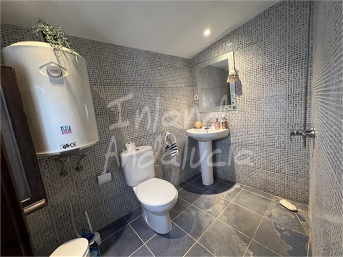 Image No.13-1 Bed House for sale