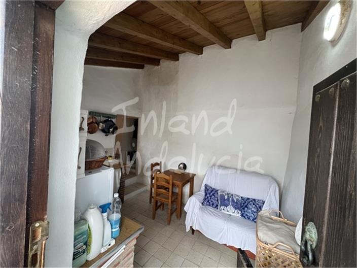 Image No.7-1 Bed House for sale