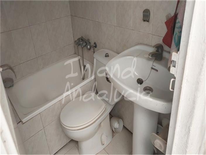 Image No.11-3 Bed House for sale