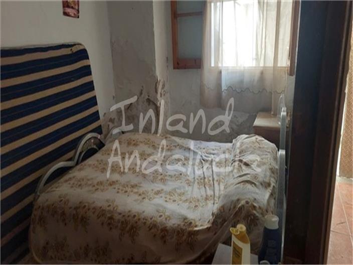 Image No.8-3 Bed House for sale