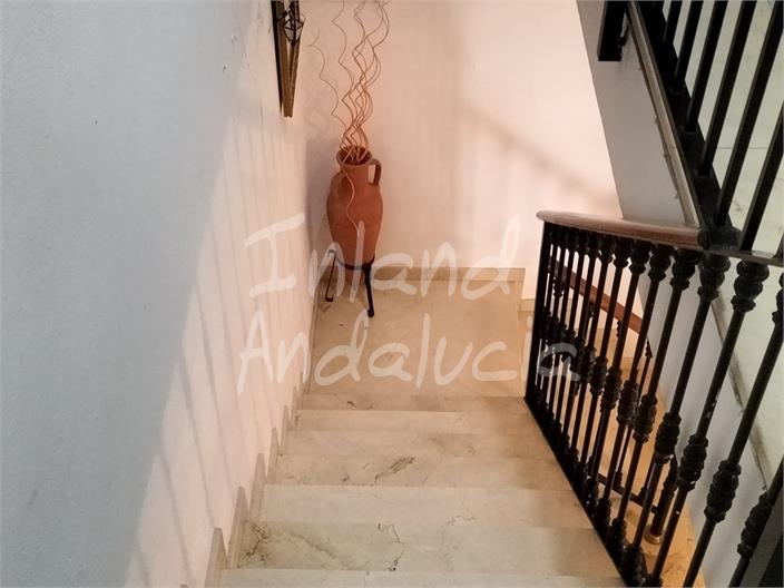 Image No.12-5 Bed House for sale