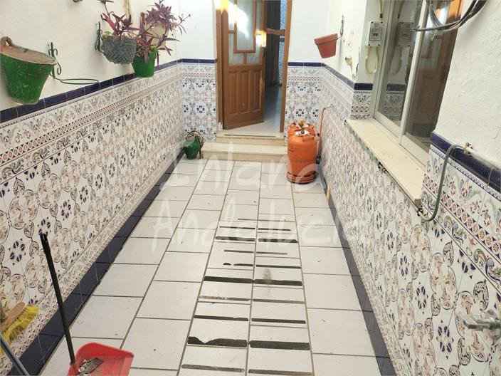 Image No.15-5 Bed House for sale