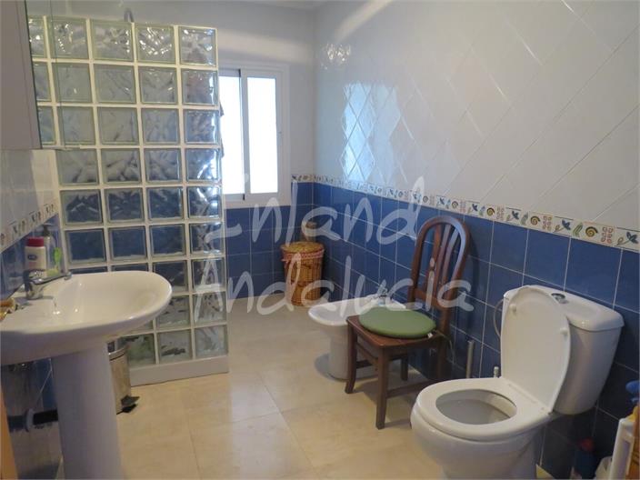 Image No.12-3 Bed House for sale