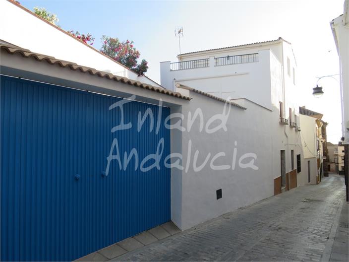 Image No.6-3 Bed House for sale
