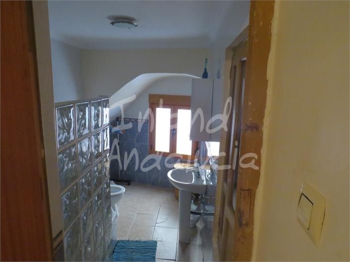 Image No.10-3 Bed House for sale
