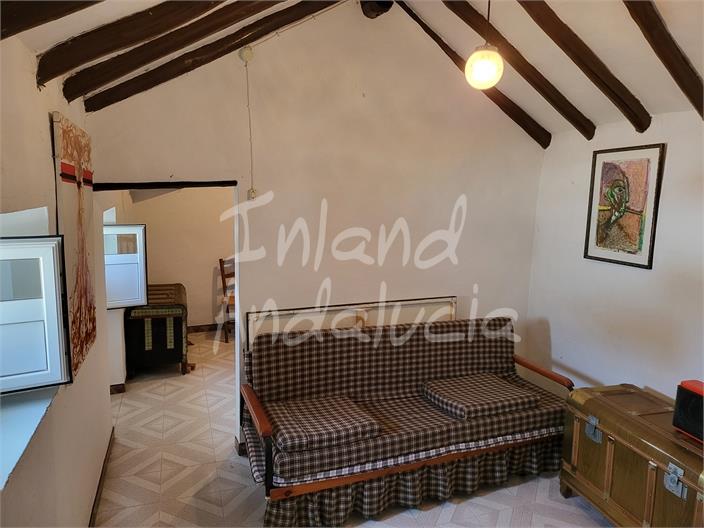 Image No.15-4 Bed House for sale