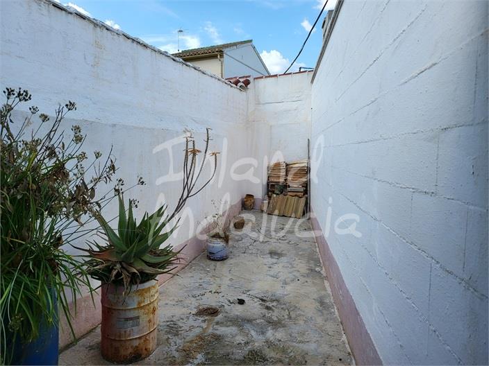 Image No.17-4 Bed House for sale