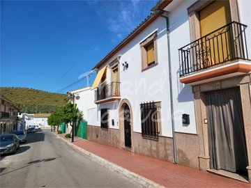 1 - Benamejí, Property