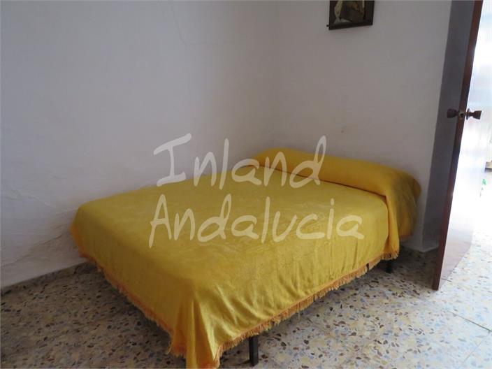 Image No.17-5 Bed Farmhouse for sale