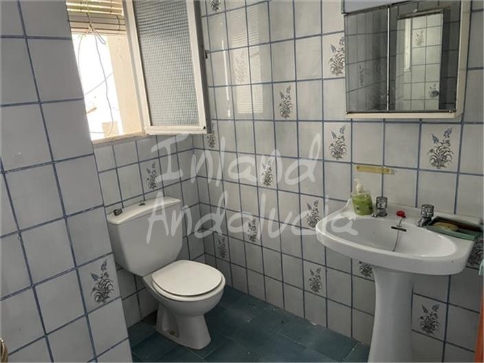 Image No.12-4 Bed House for sale