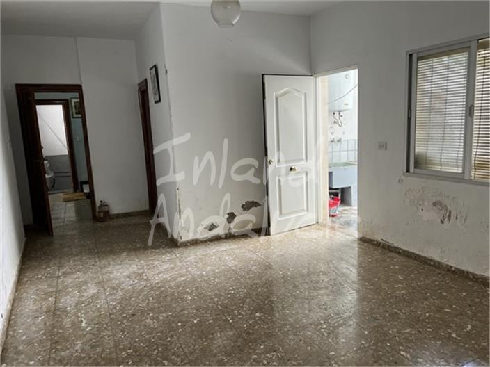 Image No.14-4 Bed House for sale