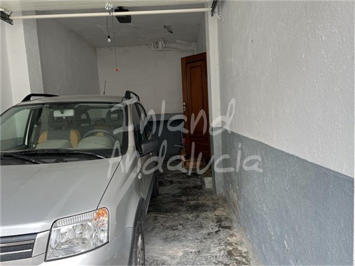 Image No.16-4 Bed House for sale