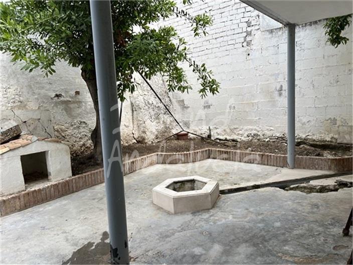 Image No.6-4 Bed House for sale