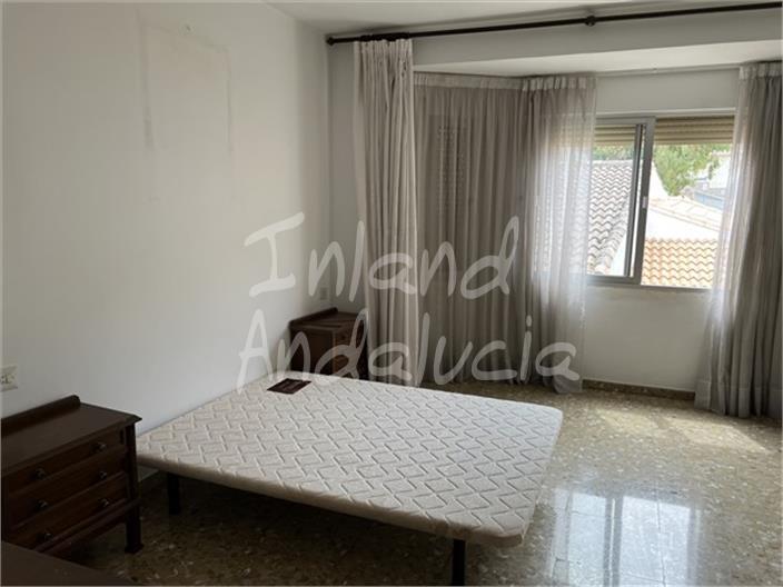 Image No.10-4 Bed House for sale