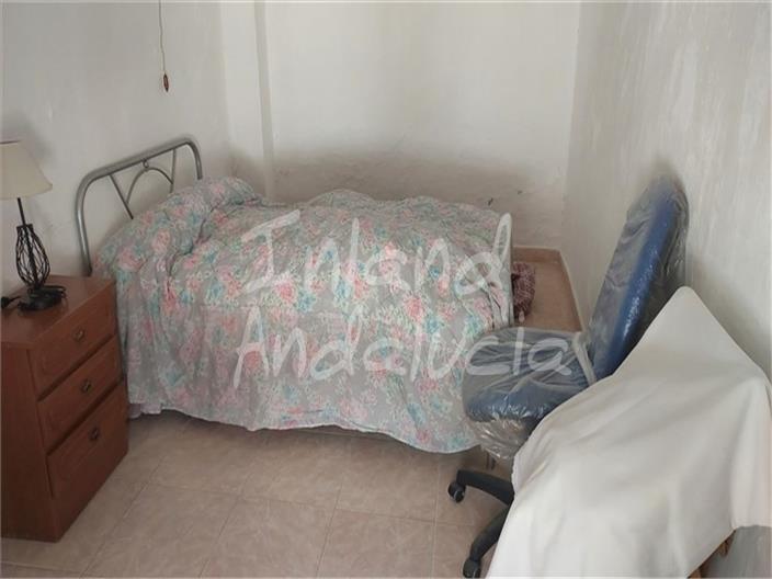 Image No.11-6 Bed House for sale