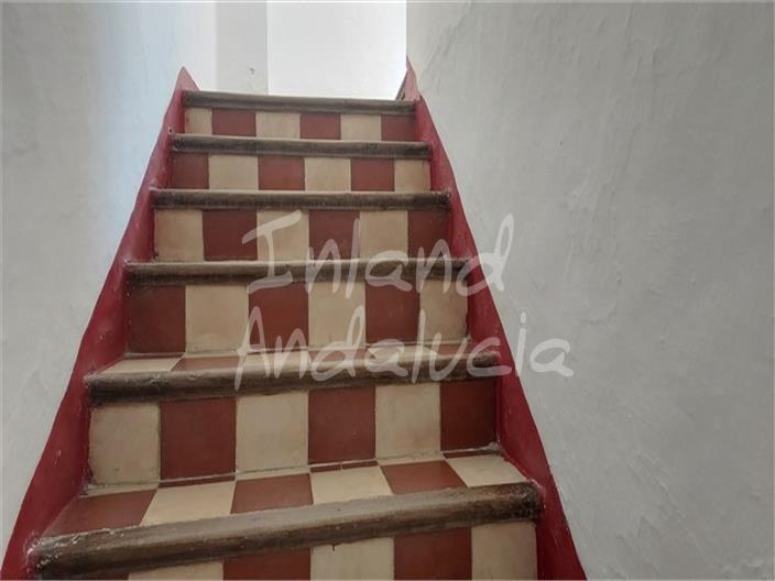 Image No.12-6 Bed House for sale