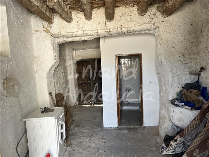 Image No.11-4 Bed House for sale