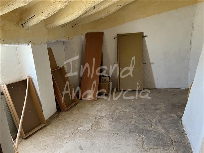 Image No.13-4 Bed House for sale