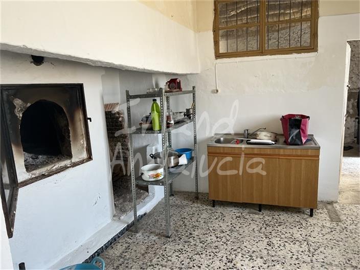 Image No.9-4 Bed House for sale