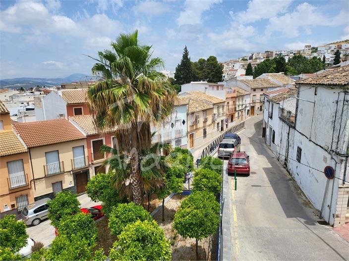 Image No.13-2 Bed House for sale