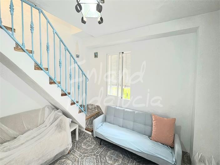 Image No.5-2 Bed House for sale