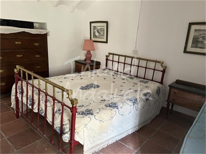 Image No.12-6 Bed House for sale