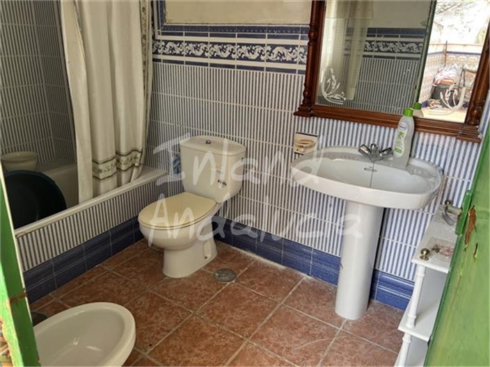 Image No.16-6 Bed House for sale