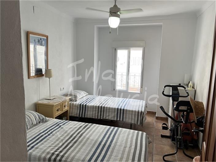 Image No.11-3 Bed House for sale