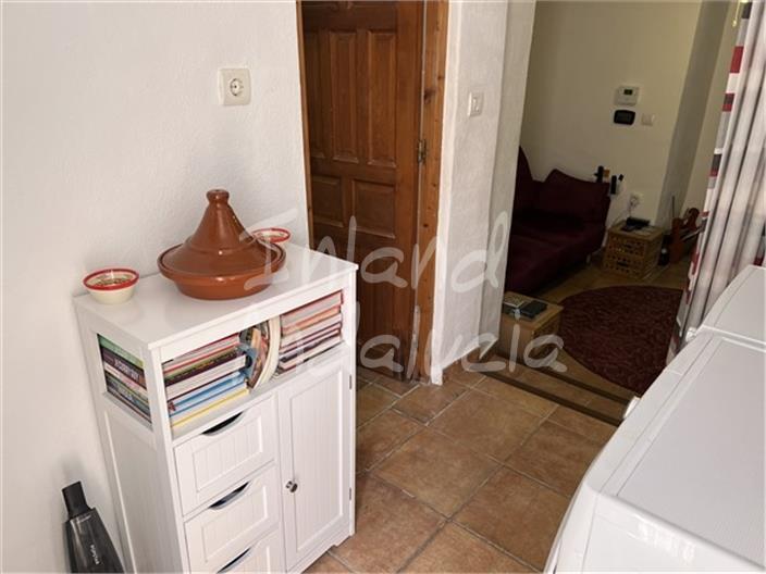 Image No.13-3 Bed House for sale