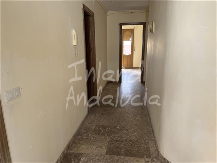 Image No.12-6 Bed Property for sale