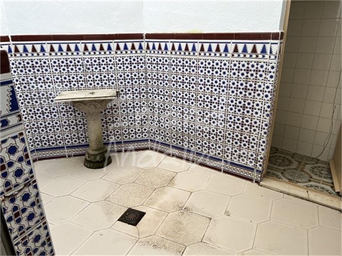 Image No.14-6 Bed Property for sale