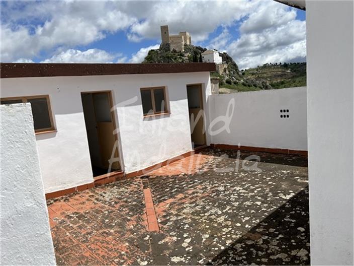 Image No.2-6 Bed Property for sale