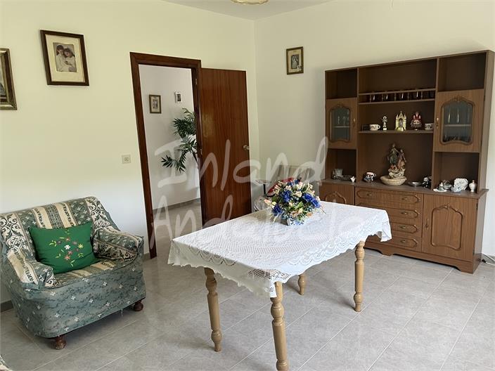 Image No.6-3 Bed House for sale