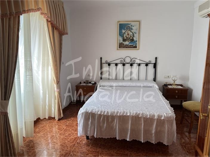 Image No.14-5 Bed House for sale