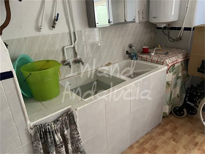 Image No.16-5 Bed House for sale